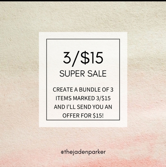 3/$15 Lily White Floral Blouse - Medium - Picture 6 of 6